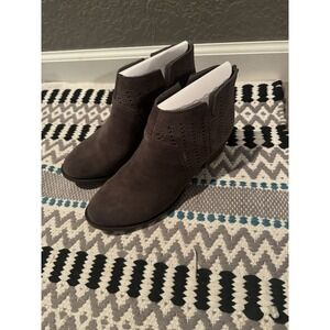 Kensie Low Block Heel Ankle Booties Size 9 Dark Gray